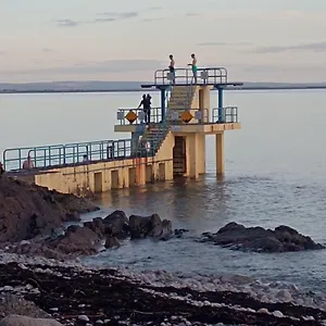 https://salthill-stay.galwayhotelsireland.net